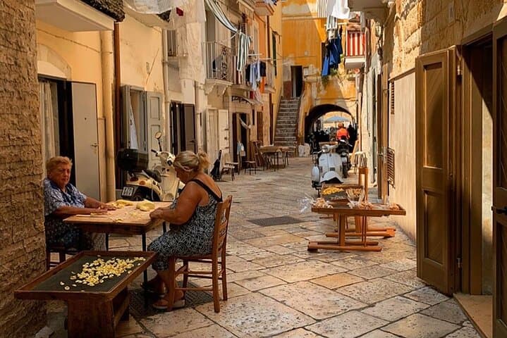 Bari Heritage and Seaside Private 6-Hour Tour: Old Town, Basilica & Lungomare photo 4