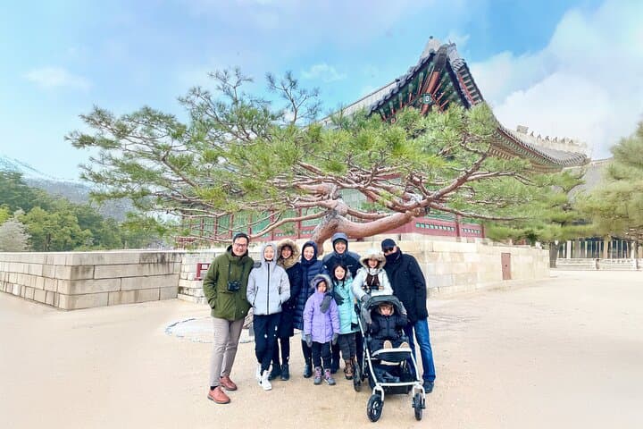Customizable Seoul Private Tour — Palaces, Food & Markets in One Day photo 2