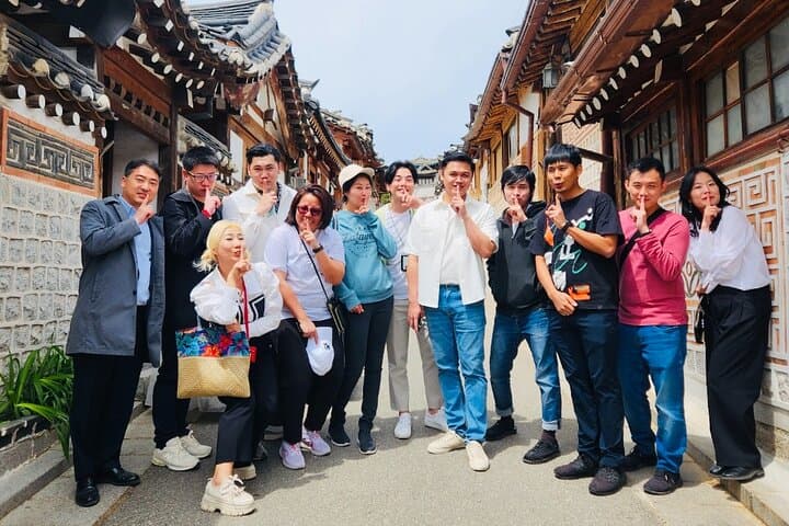Customizable Seoul Private Tour — Palaces, Food & Markets in One Day photo 4