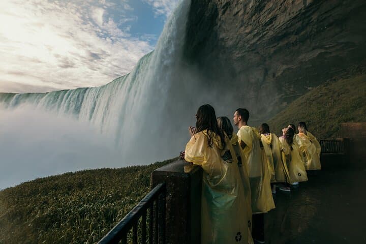 Niagara Discovery Walk: Takes Flight & Table Rock Experience photo 3