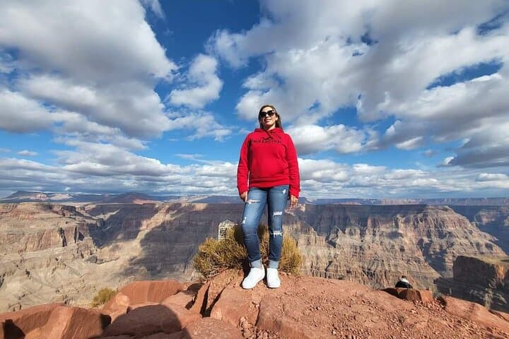 Grand Canyon West Skywalk Tour from Las Vegas — Spanish Guided Day Trip with Hoover Dam & Lunch photo 5
