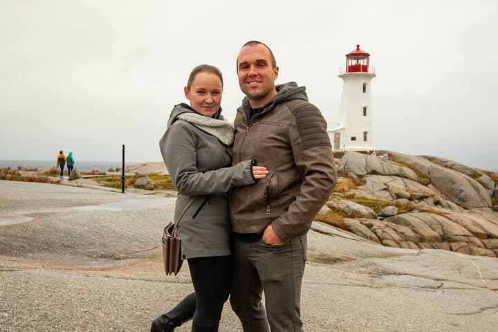 Halifax Best-of Tour: Peggy’s Cove, Citadel Hill & Titanic Cemetery Day Trip