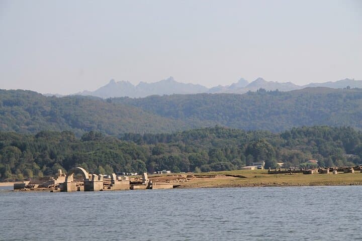 Segredos do Xurés: Electric Boat Tour on As Conchas Reservoir photo 3