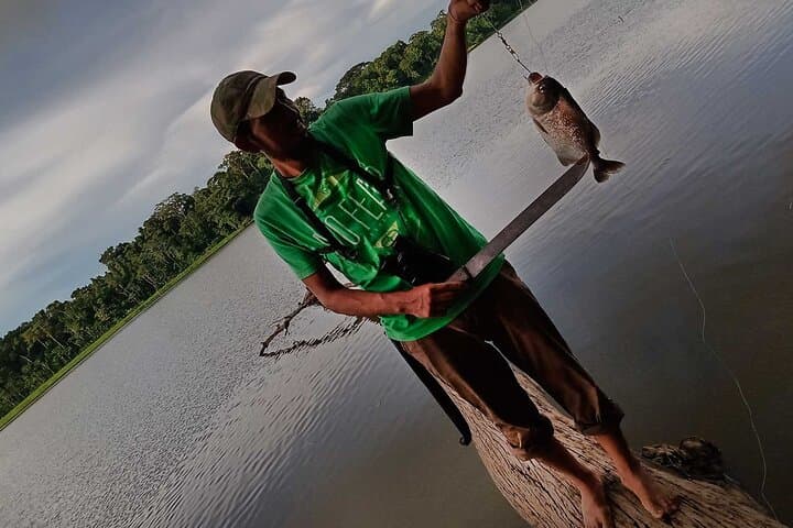Piranha Fishing on Lake Yacumama: Catch-and-Release Adventure Near Puerto Maldonado photo 4