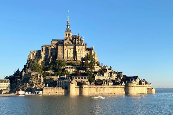 Explore the Historic Wonders of Normandy on a 3-Day Live Guided Tour photo 2