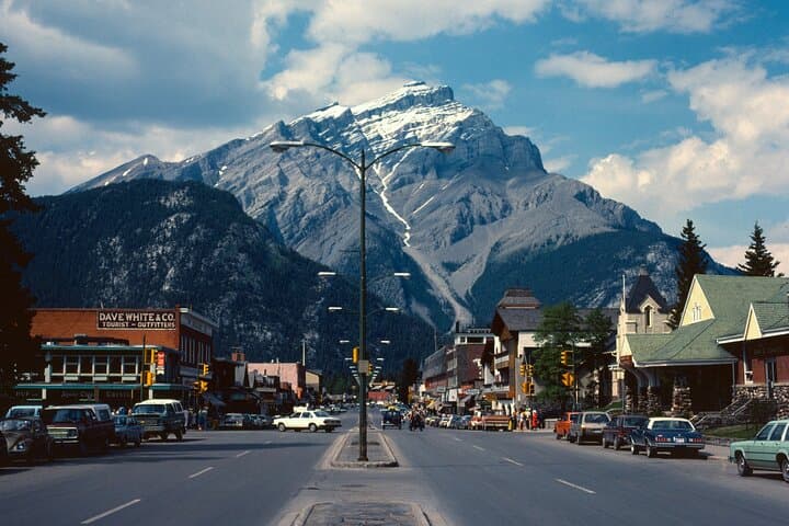 4-Day Canadian Rockies Fall & Spring Tour — Banff, Lake Louise and Revelstoke
