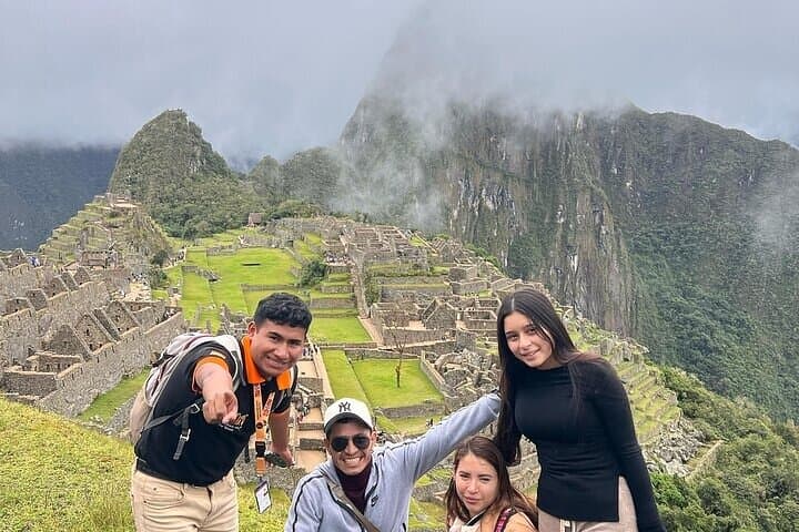 4-Day Sacred Valley to Machu Picchu Adventure from Cusco photo 2