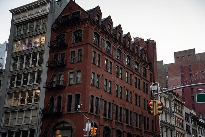 Flatiron District Gilded Age Walking Tour: Architecture, Scandals & Food in NYC photo 6