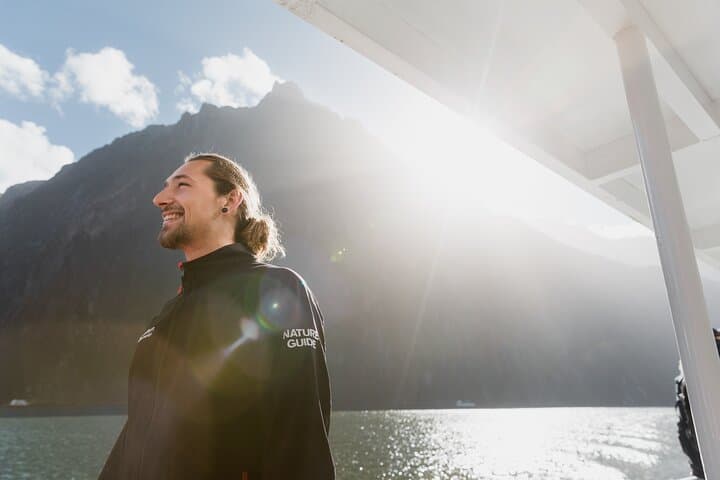 Milford Sound Coach and Extended Cruise from Te Anau — Full-Day Fiordland Scenic Cruise photo 4