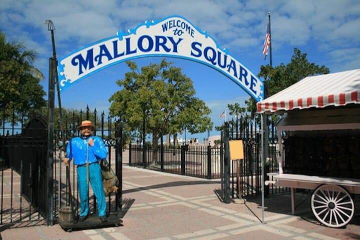 Hemingway's Key West Walking Audio Tour — Self-Guided Historic City Stroll photo 2