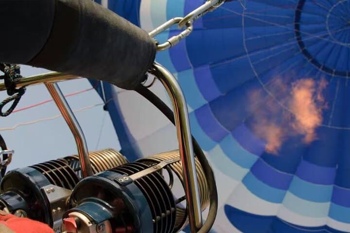 Vang Vieng Cloud Walk: Hot Air Balloon and Paragliding Flight Over Nam Song photo 4