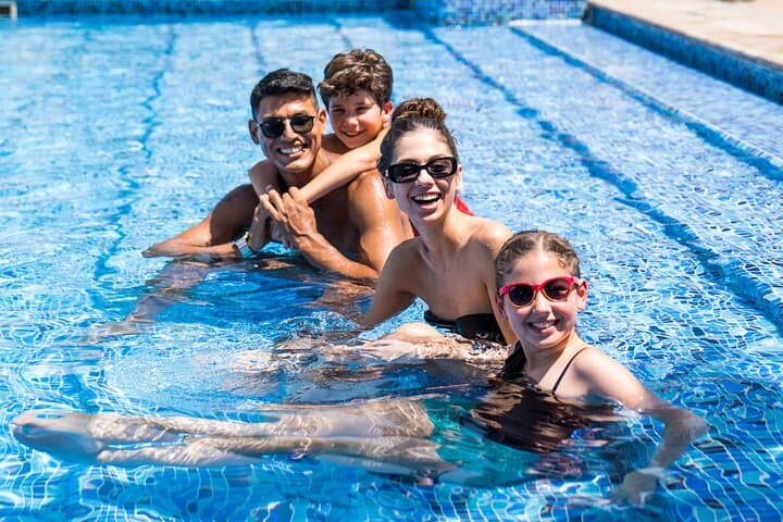 Dubai RIVA Beach Club: Palm Jumeirah Pool & Beach Day Pass Guide