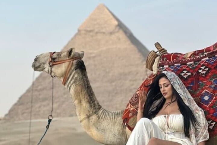 Giza Day Trip from Alexandria: Pyramids, Sphinx & Egyptian Museum with Lunch