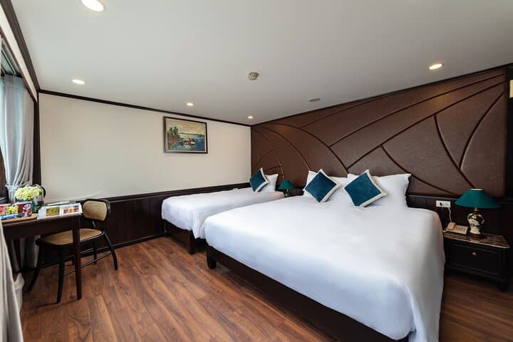 Luxury 2-Day Halong Bay Cruise: Kayak, Sung Sot Cave & Private Balcony photo 2