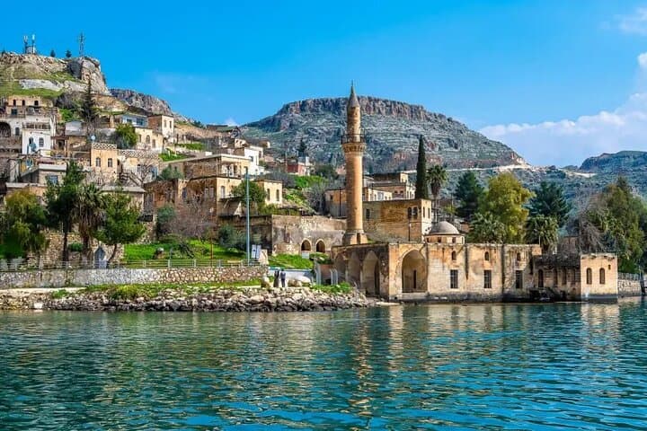 Gaziantep & Halfeti Day Trip from Istanbul — Zeugma Mosaics, Rumkale View & Halfeti Boat Ride