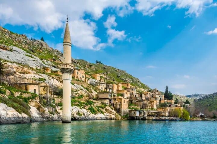 Gaziantep & Halfeti Day Trip from Istanbul — Zeugma Mosaics, Rumkale View & Halfeti Boat Ride photo 2
