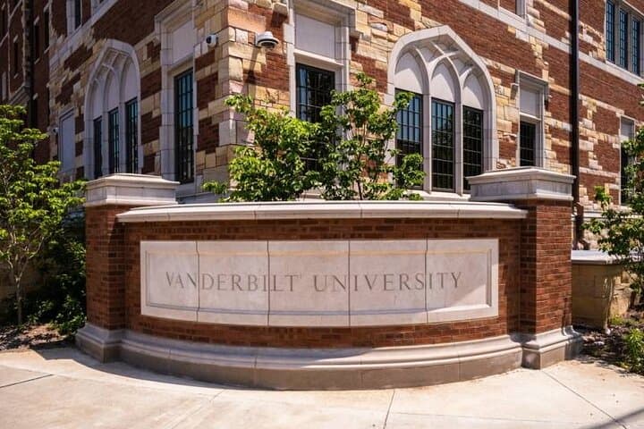 Vanderbilt University Scavenger Hunt — Self-Guided Let’s Roam Adventure in Nashville photo 2