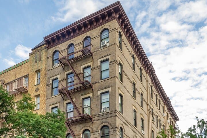 NYC Movie Locations Private Tour: Ride Through Iconic Film Spots photo 4