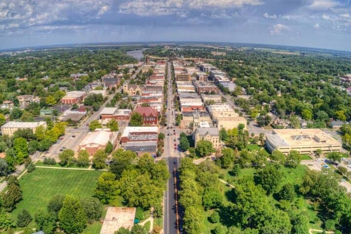 Lawrence University Scavenger Hunt: Soaring and Strolling Through KU and Downtown photo 2