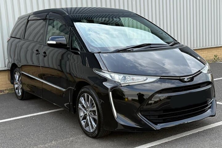 Private Arrival Transfer Abu Dhabi Airport (AUH) to Abu Dhabi Hotel by MPV photo 3