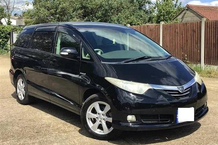 Private Arrival Transfer Abu Dhabi Airport (AUH) to Abu Dhabi Hotel by MPV photo 4