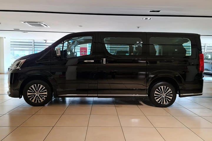 Private Minibus Transfer: Abu Dhabi Airport (AUH) to City Hotels photo 4
