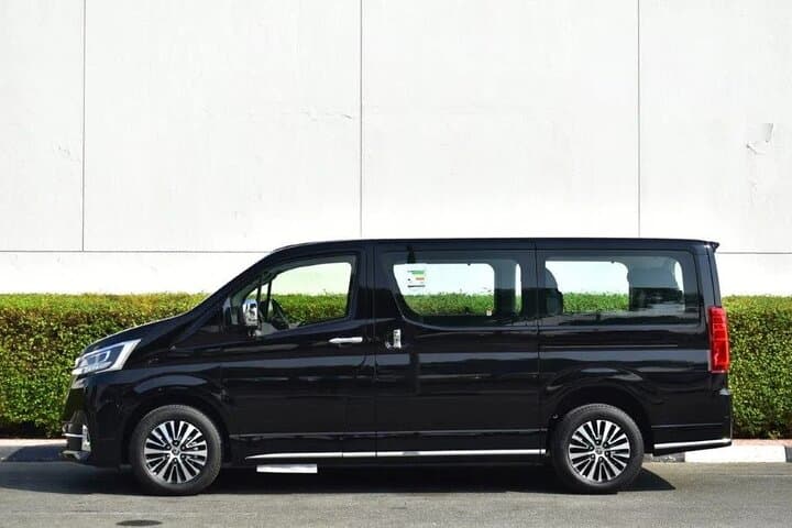 Private-Minibus-Transfer-Abu-Dhabi-to-AUH-Airport photo 2