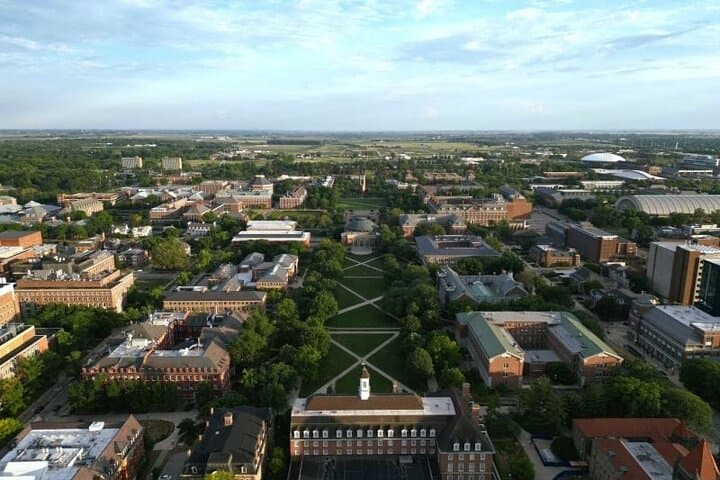 Campus Quest: University Scavenger Hunt in Champaign, Illinois photo 2