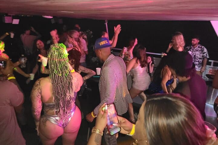 Ultimate Miami Boat Party: 3-Hour Open-Bar Cruise & Live DJ on Biscayne Bay photo 6