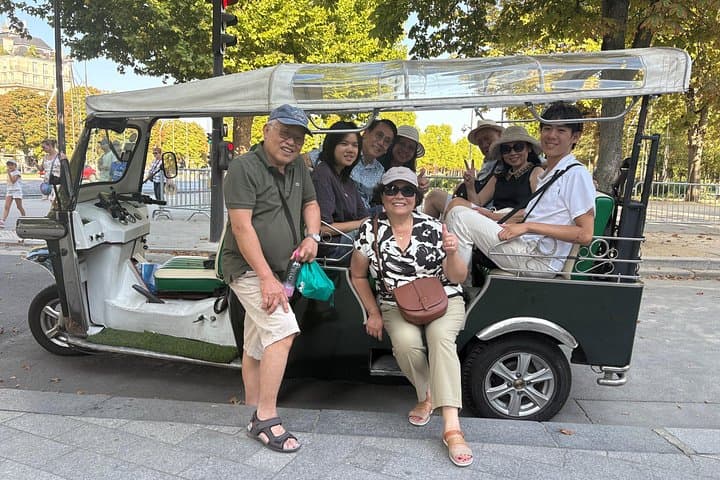 Paris Electric Tuk-Tuk Private Tour — 3-Hour Saint-Germain to Eiffel Highlights photo 1