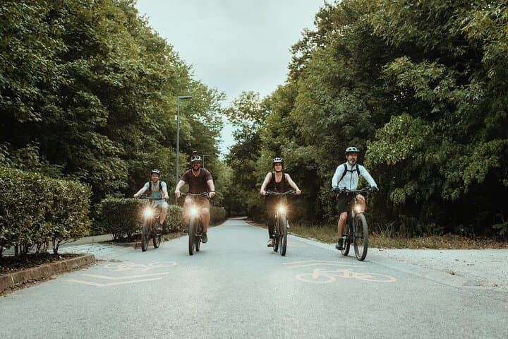 Ride Budapest: Premium E-Bike Rentals for Effortless City Exploration photo 2