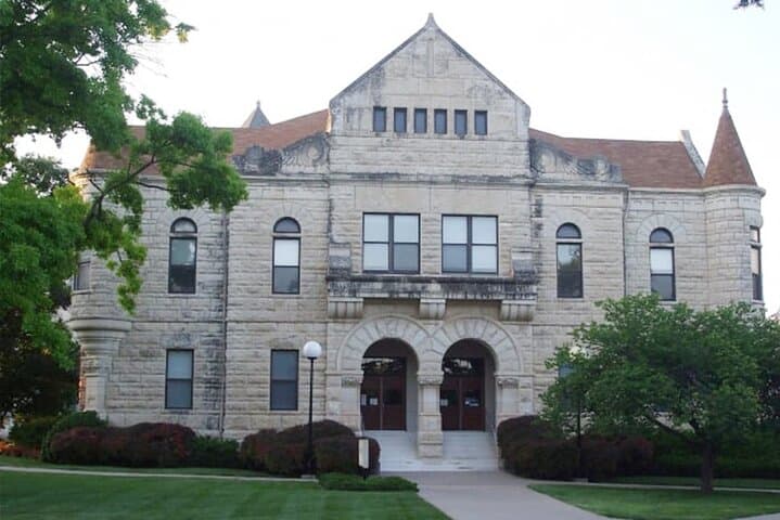 Conquer Kansas State: U Wildcat Whisker App‑Led Scavenger Hunt in Manhattan photo 2