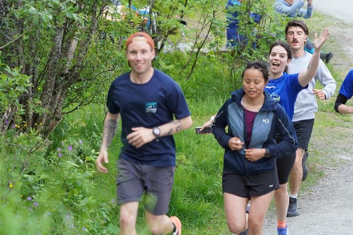 Arctic Capital Run: Guided 6km Tour of Tromsø's Fjords and History