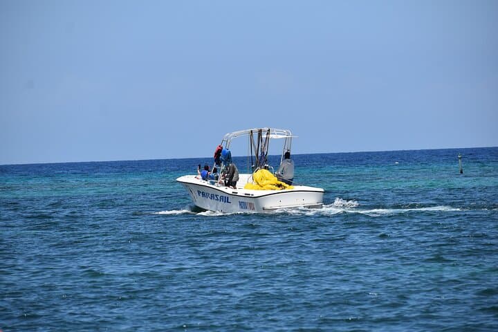 Soar Above Roatán: Private Parasail Flight Over the Bay Islands photo 3