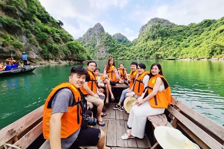 Luxury Overnight Cruise: Halong & Lan Ha Bay 2D/1N from Hanoi photo 4