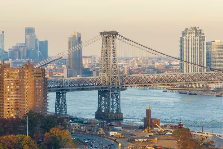 Brooklyn Uncovered: Street Art, Bridge Views & Williamsburg Waterfront Tour