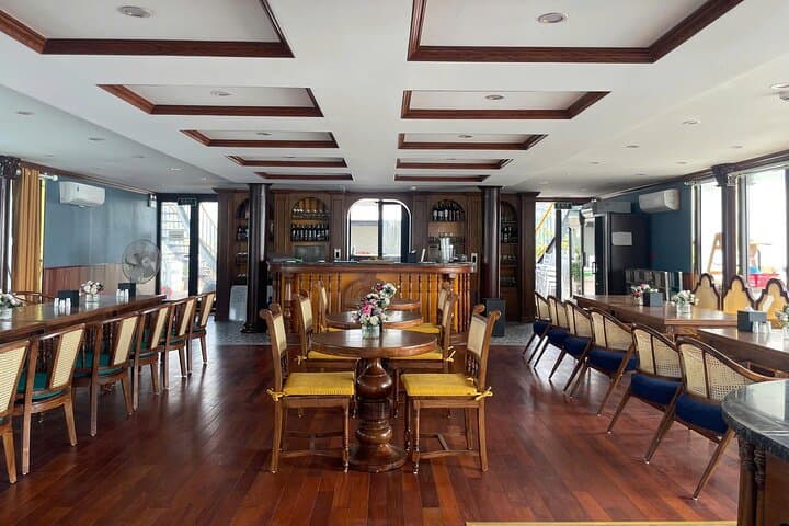 Luxury 2-Day Halong Bay Overnight Cruise with Balcony Cabin photo 6