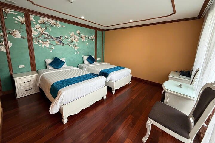 Halong Bay Luxury 2-Day, 1-Night Cruise from Hanoi — Balcony Cabin & Kayaking photo 2