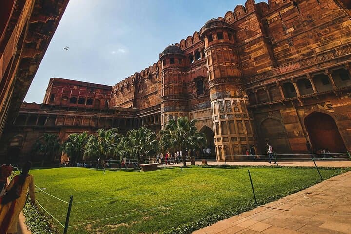 Taj Mahal Day Trip from Kolkata: Flight, Agra Fort & Private Guide photo 4
