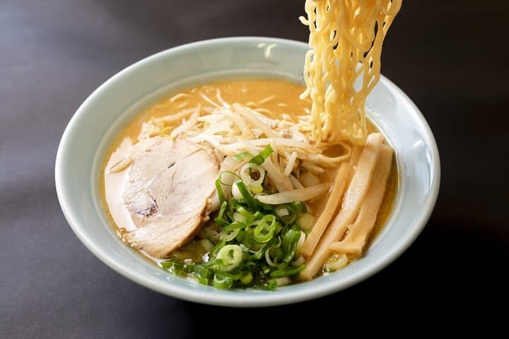Night Ramen Crawl: Sapporo's Yokocho Alley Tasting Tour photo 5