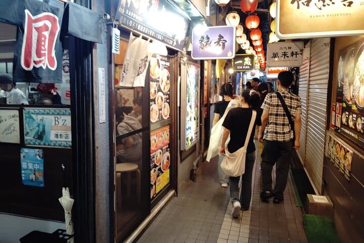Night Ramen Crawl: Sapporo's Yokocho Alley Tasting Tour photo 3