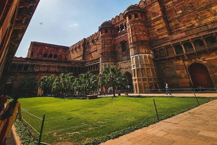 Bangalore to Taj Mahal Day Trip with Return Flights Included photo 4