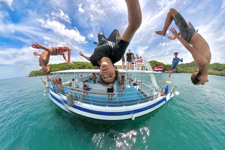 Tamarindo Sunset Catamaran: Snorkel with Dolphins, Turtles & Open-Bar Cruise photo 2