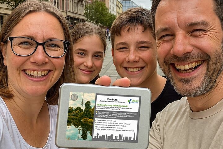Hamburg Puzzle Tour — Between Tradition and Modernity Urban Scavenger Hunt