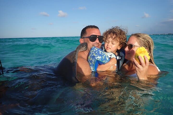 Private Stingray City & Starfish Point Tour — Grand Cayman Boat Excursion with Snacks