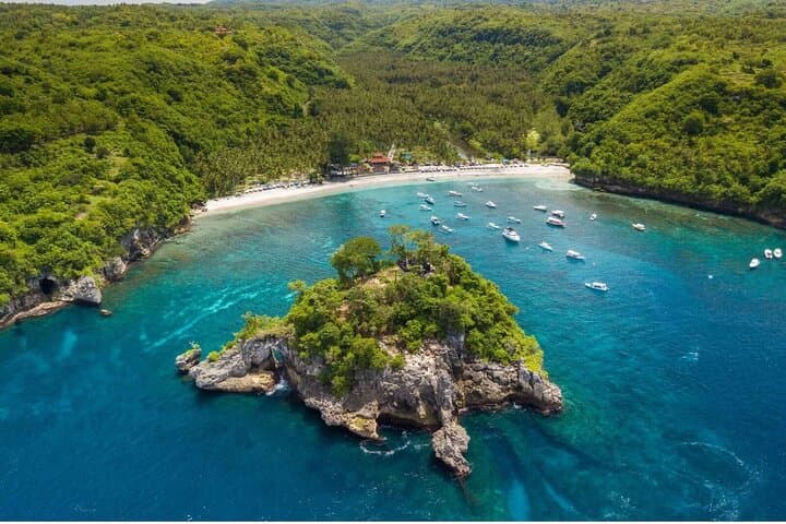Nusa Penida Snorkeling Adventure — Swim with Manta Rays at Manta Bay, Crystal Bay & Gamat Bay photo 2