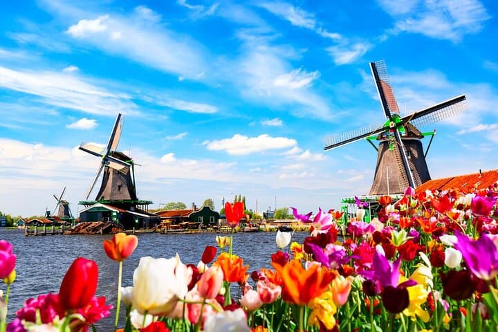 Private Dutch Countryside Tour: Zaanse Schans Windmills & Volendam Day Trip photo 4