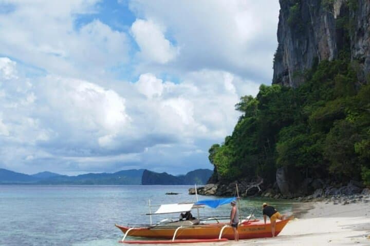 El Nido Fishing with Local Fisherman: Hands-On Outrigger Experience & Beach Lunch photo 4