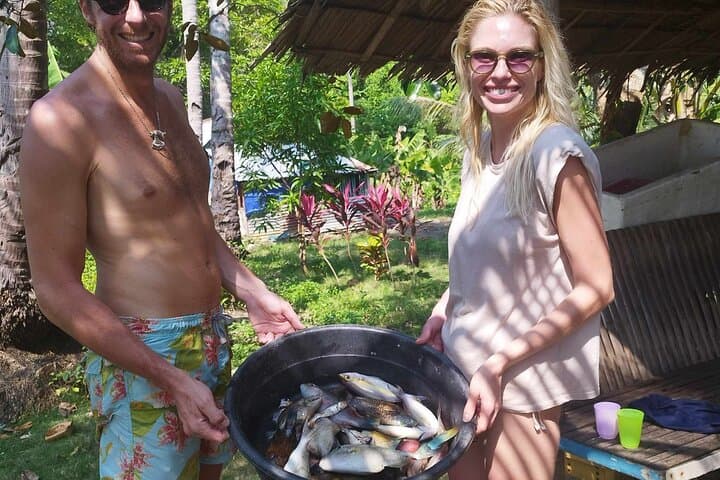 El Nido Fishing with Local Fisherman: Hands-On Outrigger Experience & Beach Lunch
