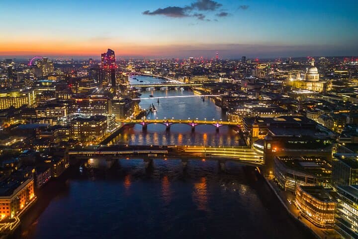Design Your Own One-Day Private London Tour: Westminster, Galleries & War Rooms photo 2